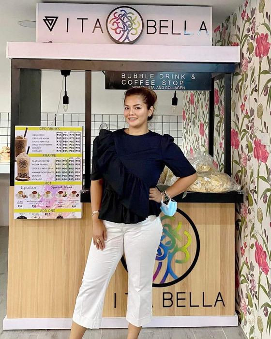 Leslie outside her Vita Bella store in Pozorrubio, Pangasinan