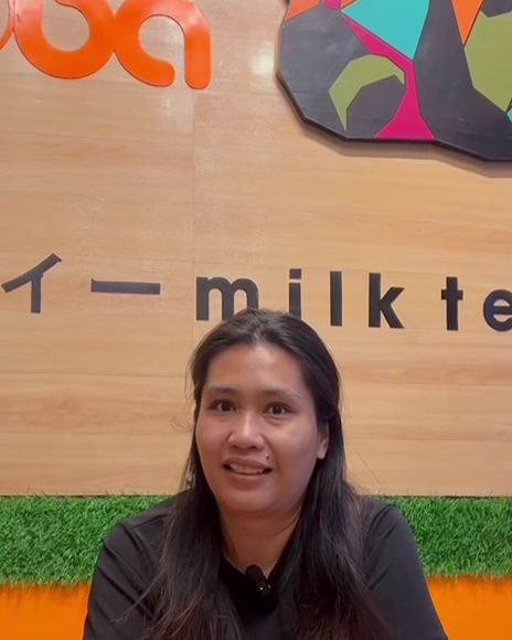 Mayumi at her Booba Milk Tea store